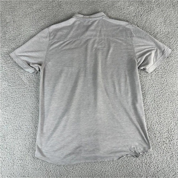 Travis Mathew Men’s Medium Shirt Casual Short Sleeve Button Front Pima Cotton - Picture 4 of 12